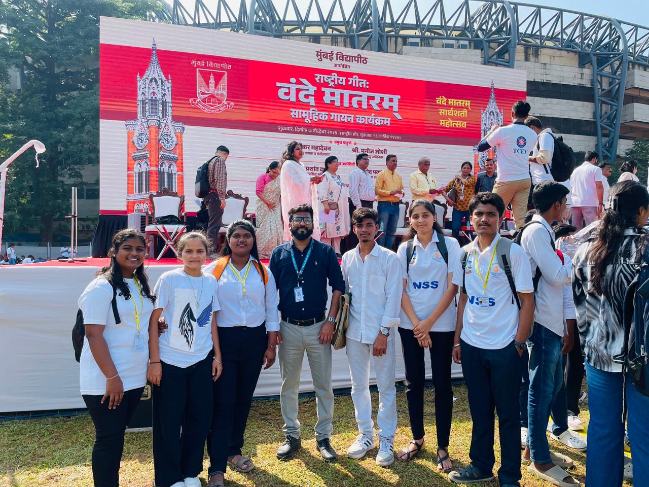 Attending Vande mataram collective singing at Mumbai fort 01