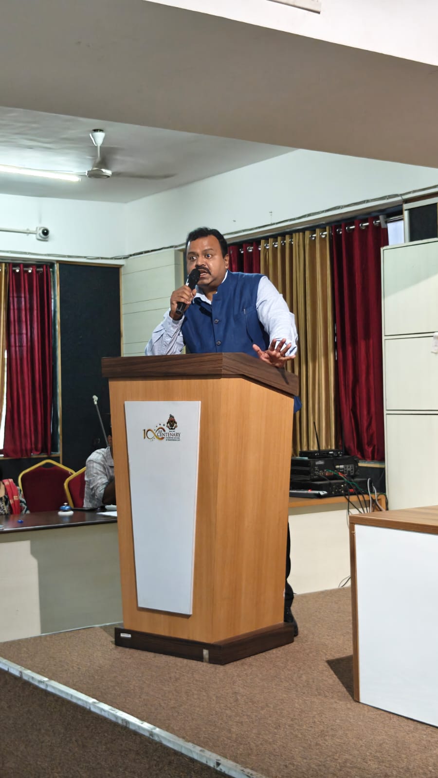 Powerpoint Presentation Competition 06