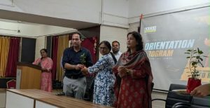 Asst. Prof. Rajashree Bhorkade felicitating Mr. Sachin Barthwal Regional Academic Head at Aptech in appreciation of his support for the session
